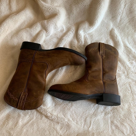 Ariat Rustic Brown Leather Boots - Picture 1 of 11